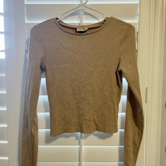 💖(2 for $15)💖 Oatmeal Colour Long Sleeve by Universal Thread - Picture 2 of 4